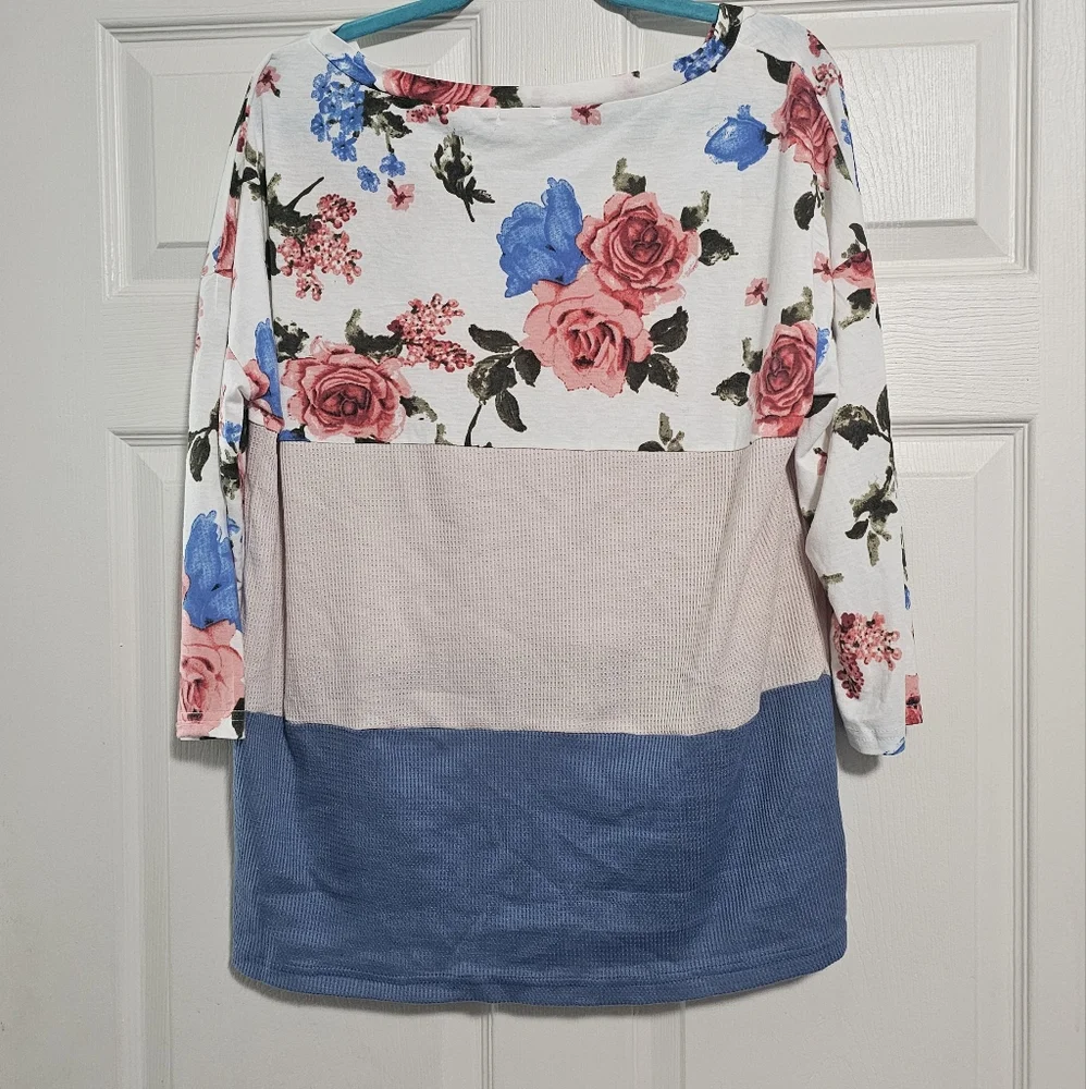 Color Block Top - Picture 2 of 4